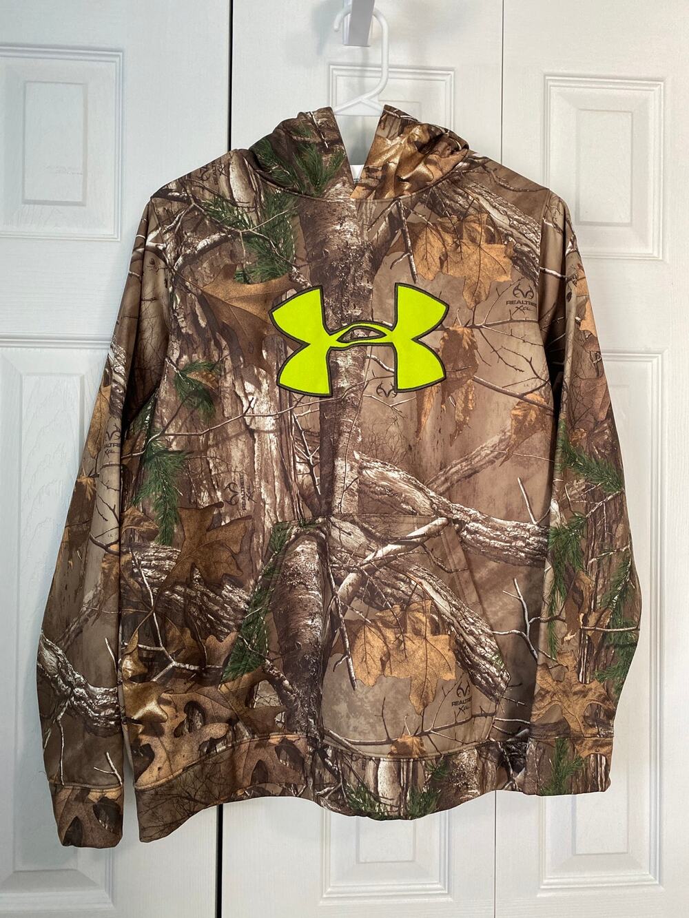 Youth XL Under Armour Camo Real Tree Hoodie